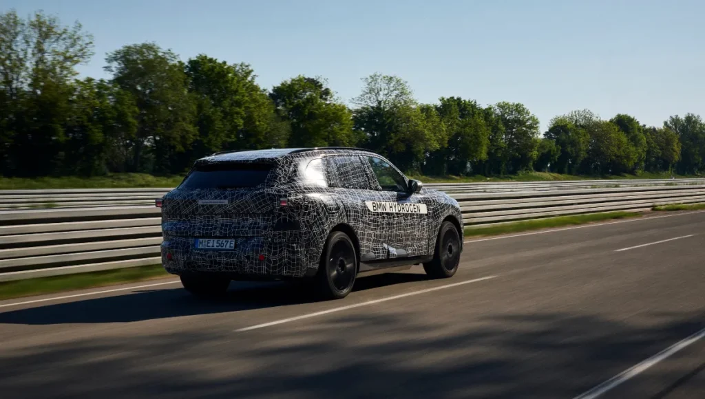 New BMW X5 Debuts With Hydrogen EV and Multiple Powertrains 4