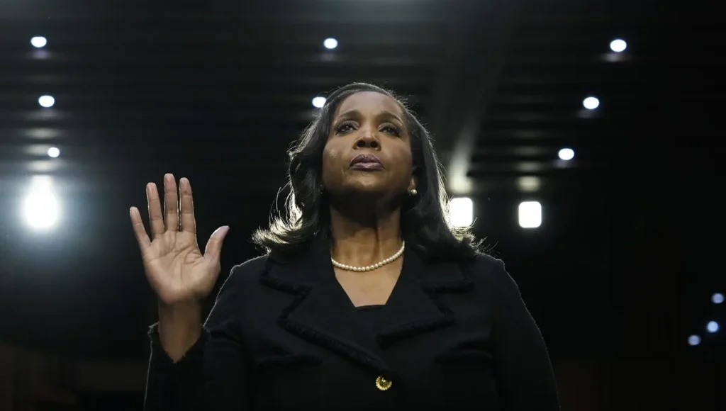 US Judge Blocks Trumps Attempt to Remove Fed Governor Lisa Cook 1